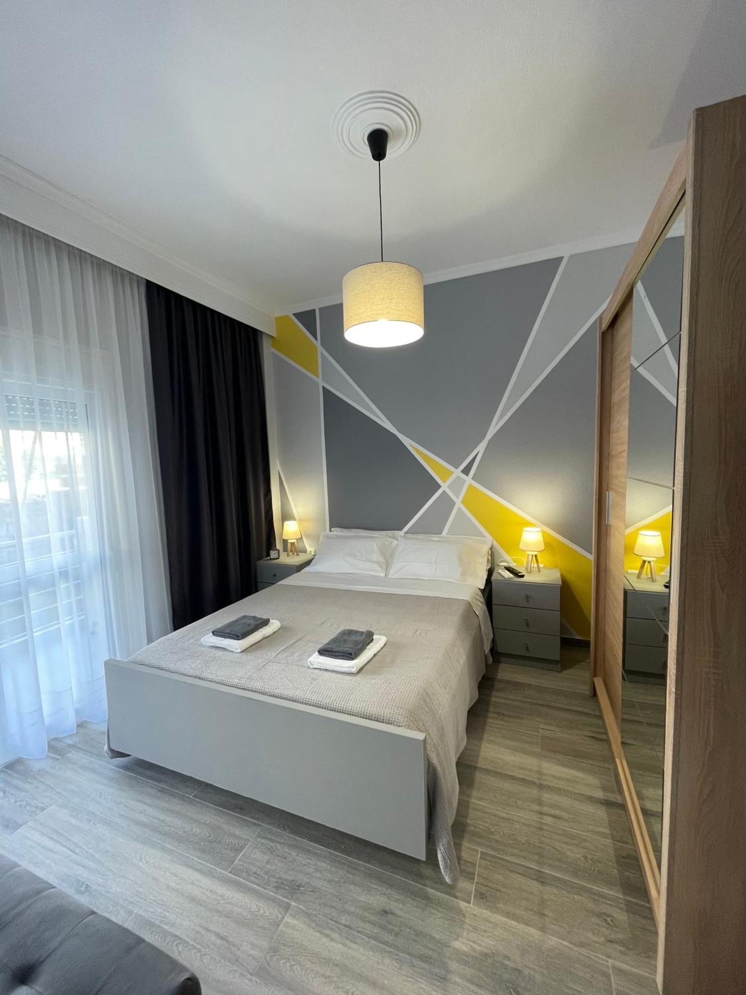 Dt Luxury Apartment Néa Péramos Bagian luar foto