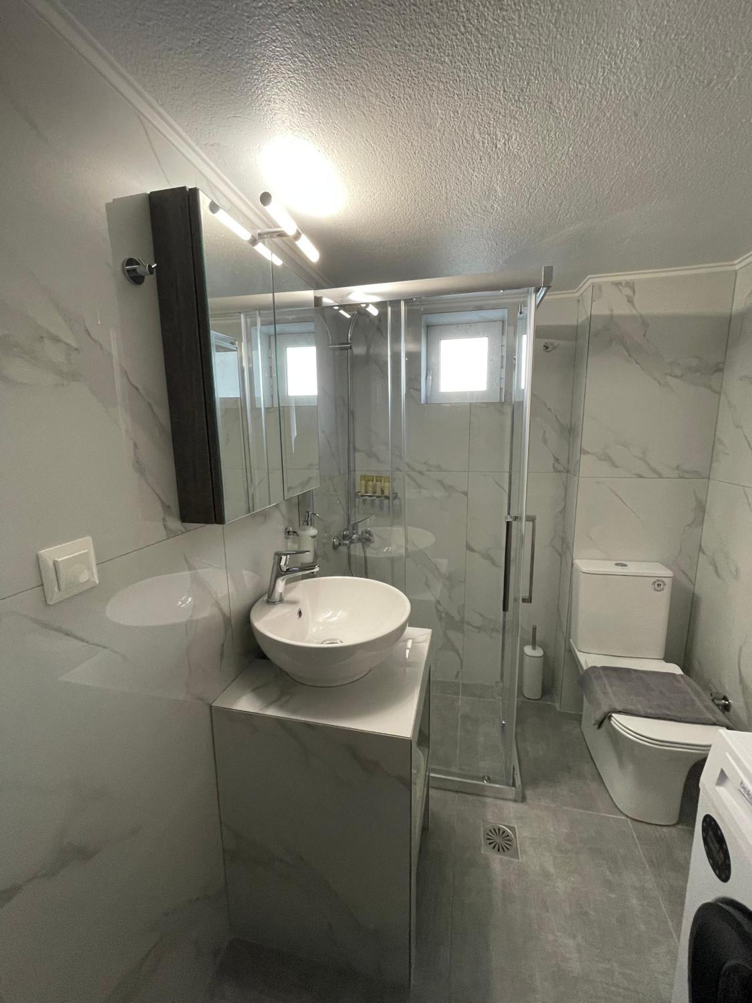 Dt Luxury Apartment Néa Péramos Bagian luar foto
