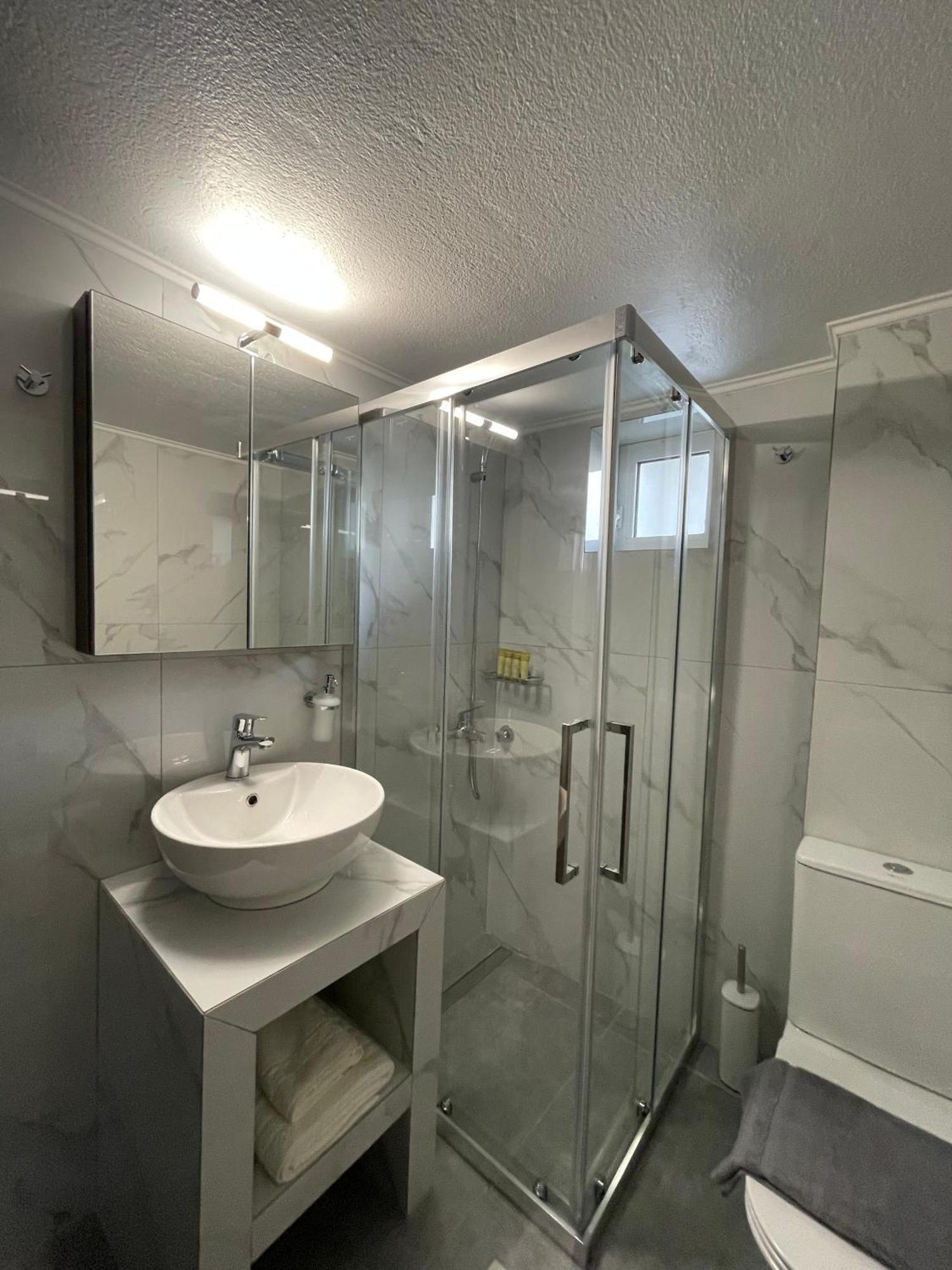 Dt Luxury Apartment Néa Péramos Bagian luar foto