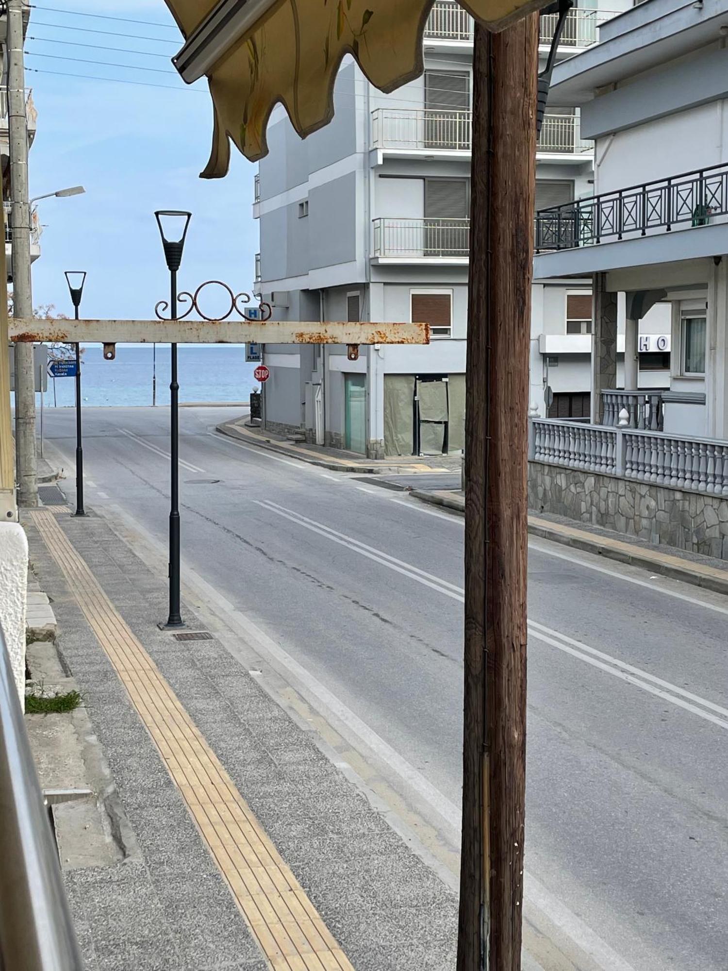 Dt Luxury Apartment Néa Péramos Bagian luar foto